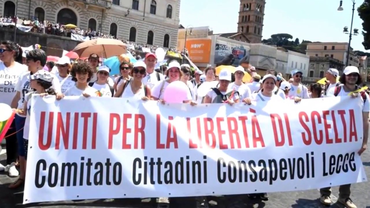 Massale Protesten tegen verplichte vaccins - Rome 2017